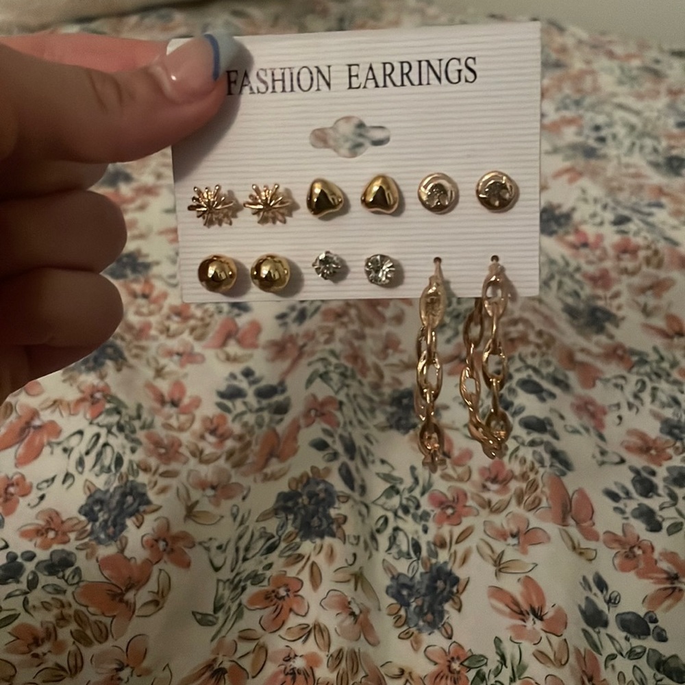 Pack of earrings